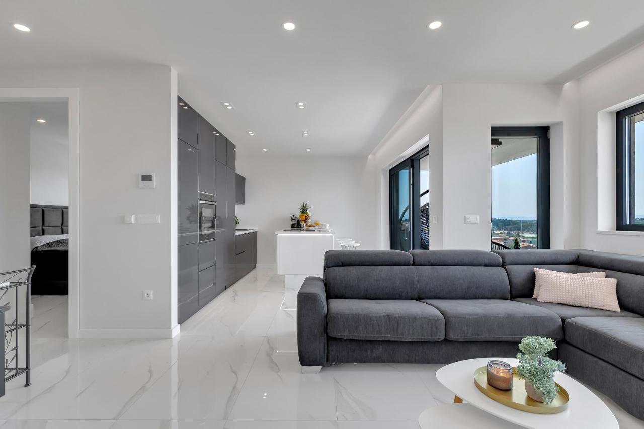 Luxury Seaview apartment Makarska Exteriör bild